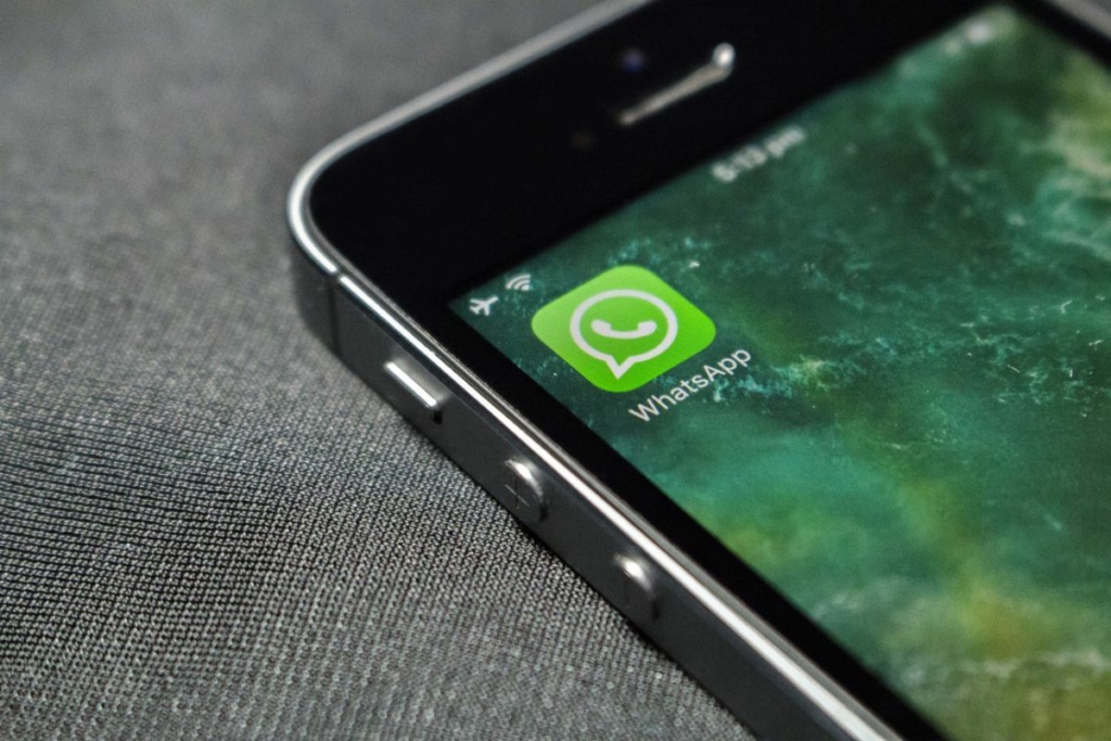 💬 WhatsApp débarque sur Google My Business en France : une révolution pour les entreprises locales !